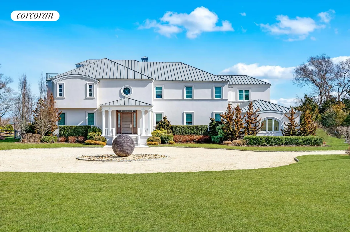 The Hamptons Real Estate | View 6 Fahys Road | 10 Beds, 7 Baths