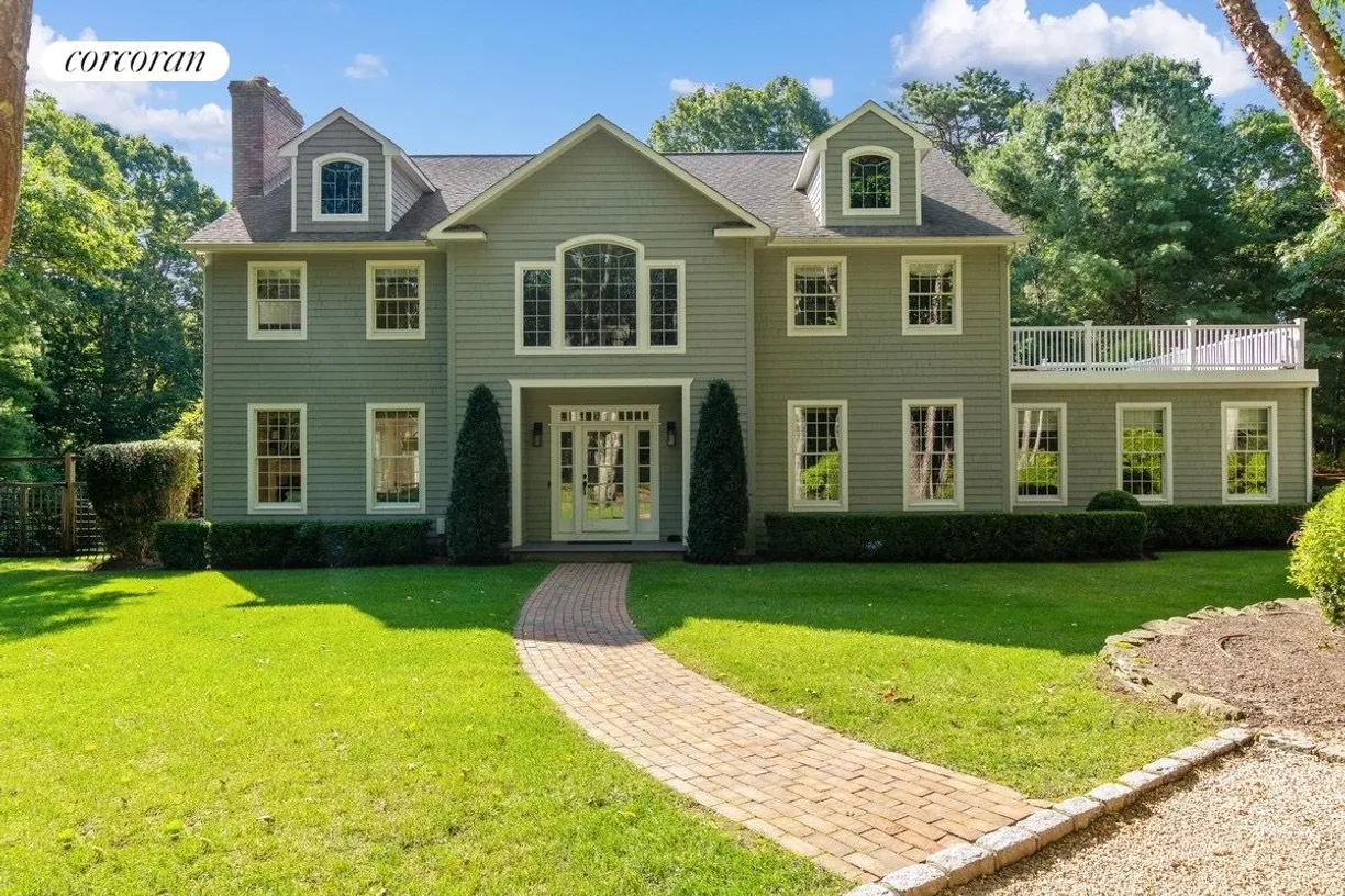 The Hamptons Real Estate | View 29 Grape Arbor Lane | 4 Beds, 4 Baths
