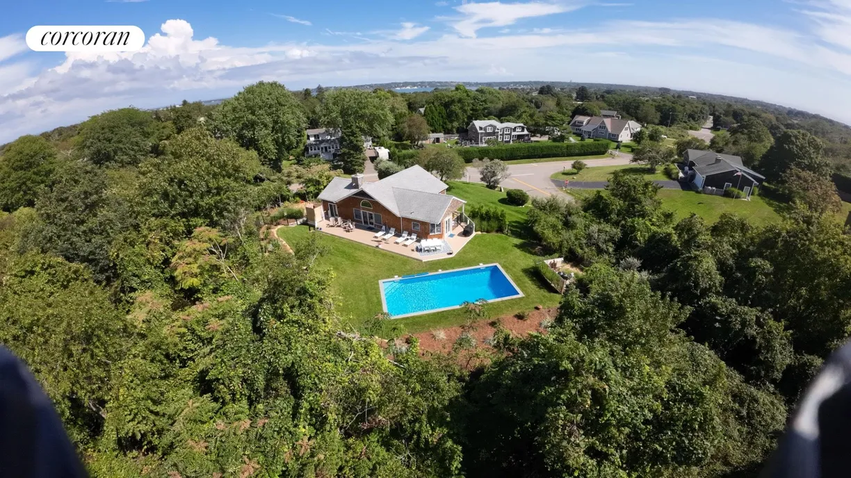 The Hamptons Real Estate | View 27 South Fulton Street | 5 Beds, 3 Baths