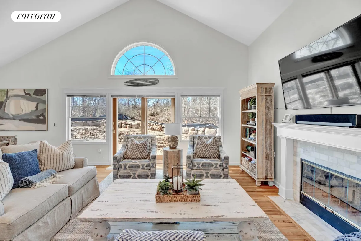 The Hamptons Real Estate | View 27 South Fulton Street | room 2