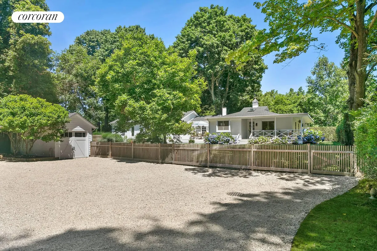 The Hamptons Real Estate | View 82 North Cartwright Road | 4 Beds, 3 Baths