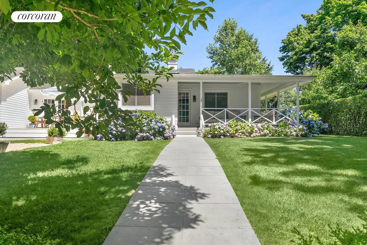 The Hamptons Real Estate | View 82 North Cartwright Road | room 1