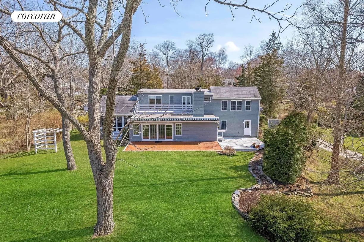 The Hamptons Real Estate | View 2719 Noyac Road | room 5 | View 6