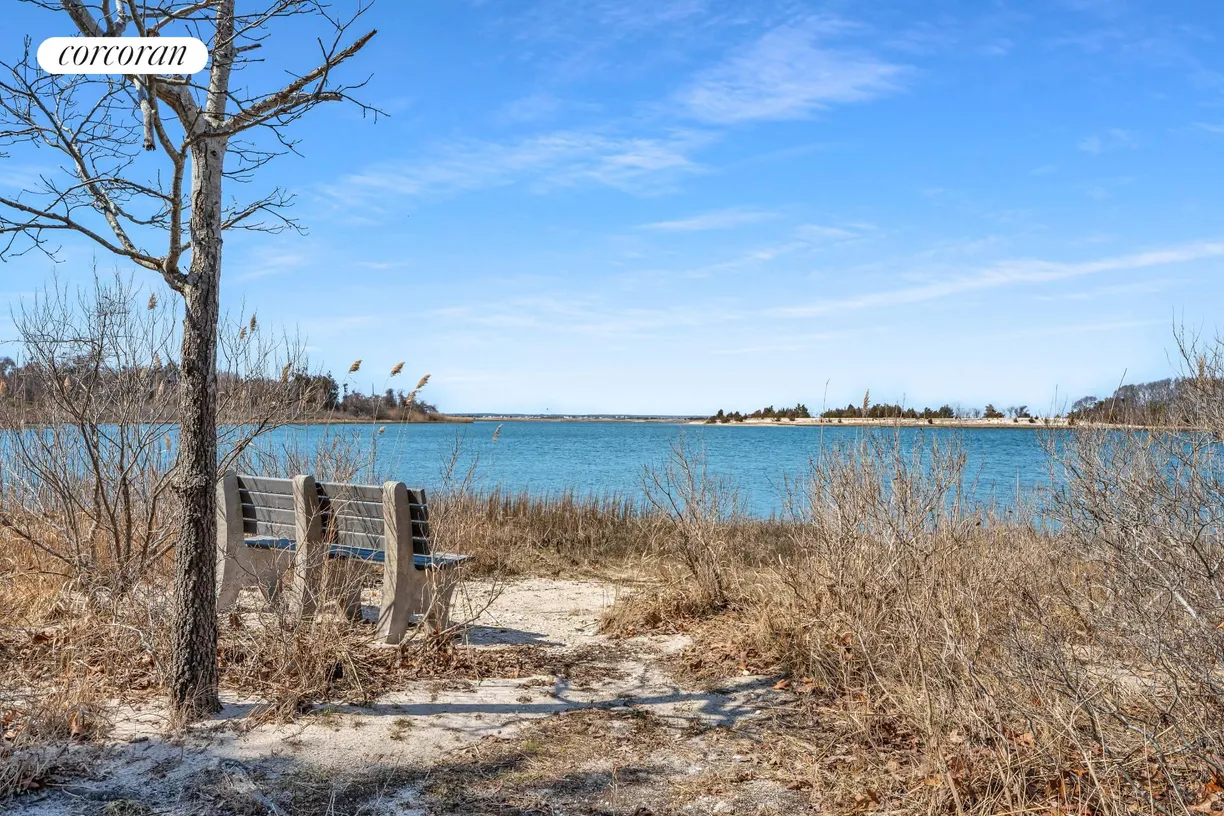 The Hamptons Real Estate | View 2719 Noyac Road | room 12 | View 13