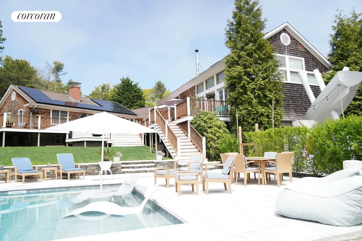 The Hamptons Real Estate | View 565 Montauk Highway | 4 Beds, 4 Baths
