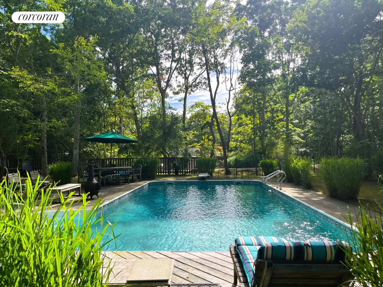 The Hamptons Real Estate | View 130 Laurel Drive | room 1