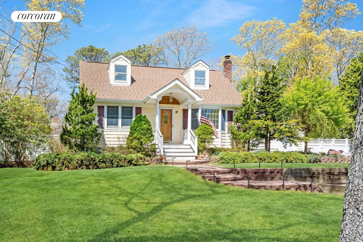 The Hamptons Real Estate | View 27 Summit Blvd. | room 1