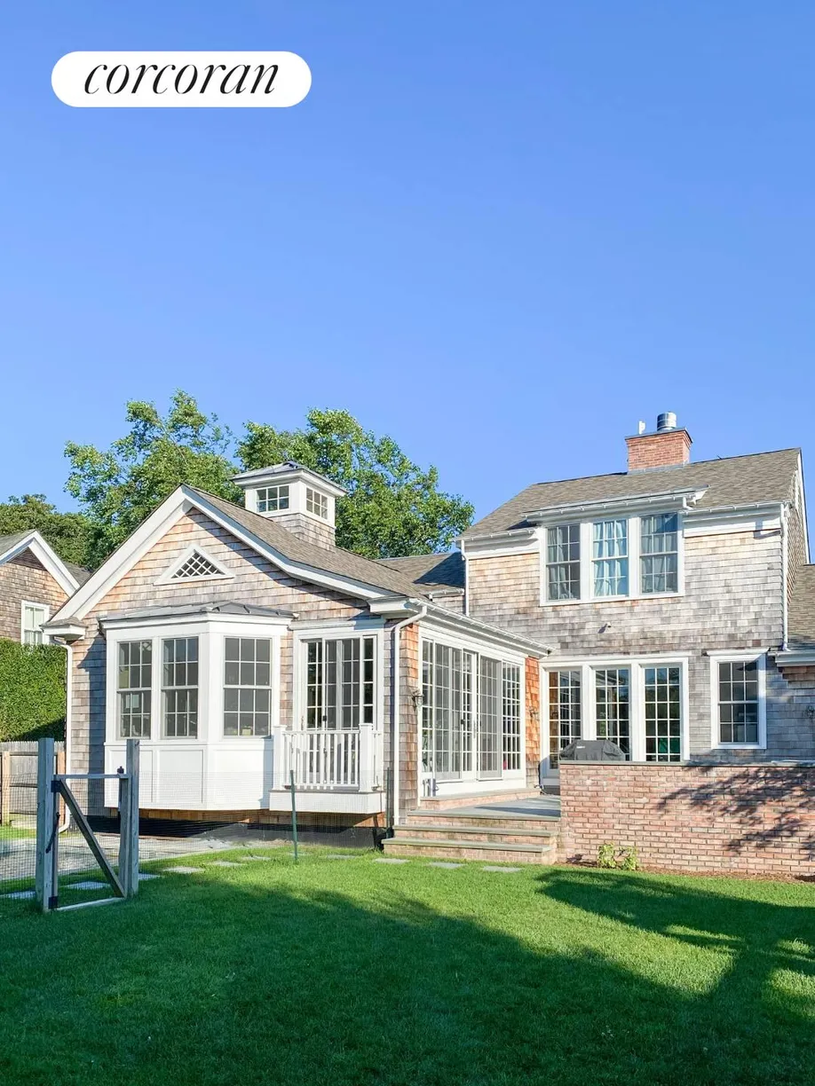The Hamptons Real Estate | View 33 Layton Avenue | 6 Beds, 4 Baths