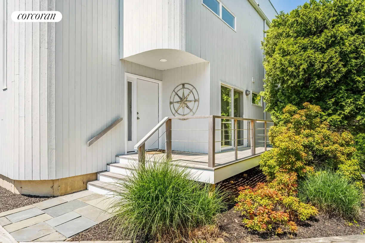 The Hamptons Real Estate | View 13 Fernald Road | room 1