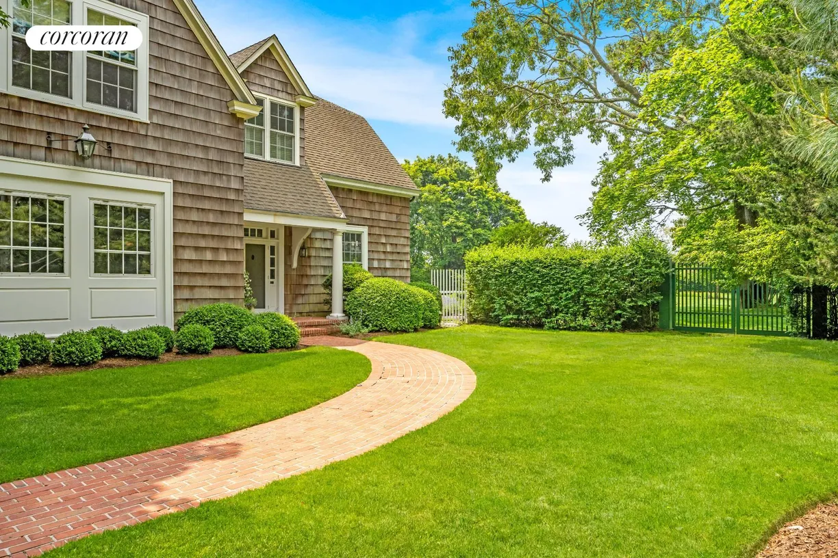 The Hamptons Real Estate | View 5 Shinnecock Road | room 2