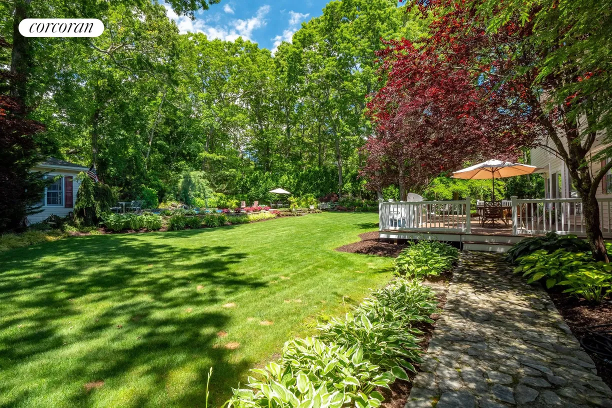 The Hamptons Real Estate | View 19 East Brook Road | room 1