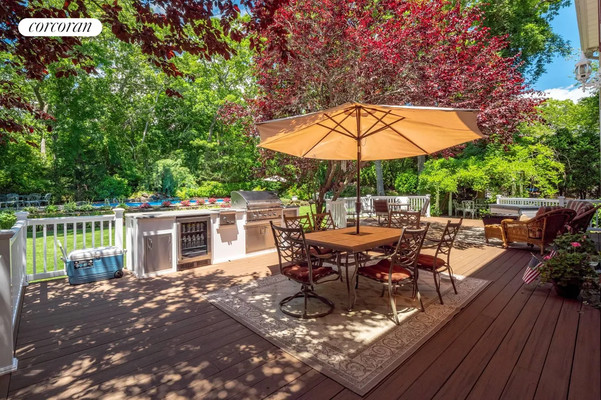 The Hamptons Real Estate | View 19 East Brook Road | room 2