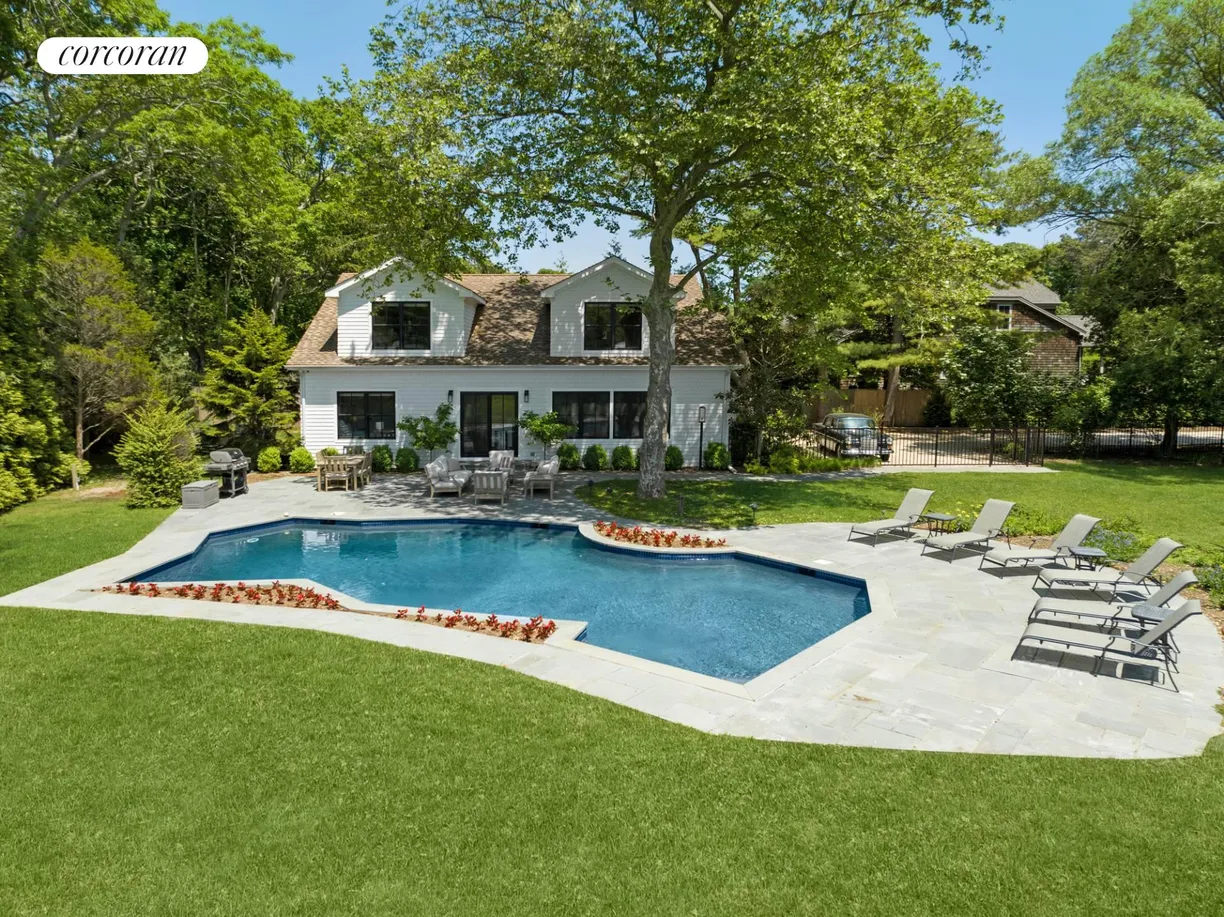 The Hamptons Real Estate | View 60 Franklin Avenue | 5 Beds, 4 Baths