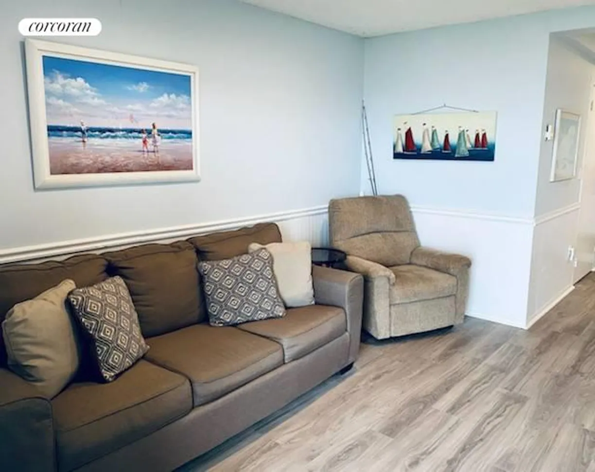 The Hamptons Real Estate | View 16 Navy Road, Unit 129 | pull out sofa