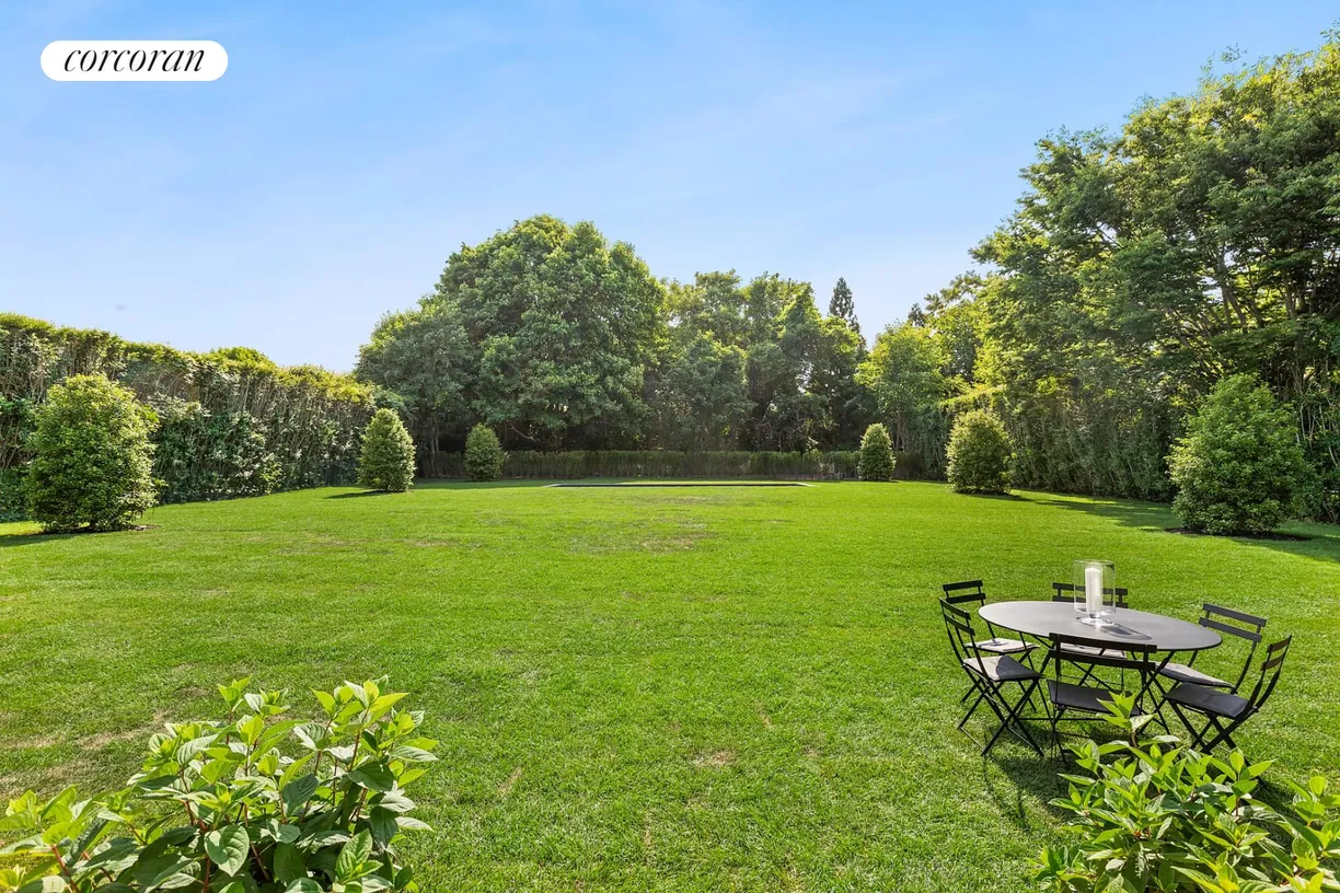 The Hamptons Real Estate | View 7 Ludlow Green | room 2