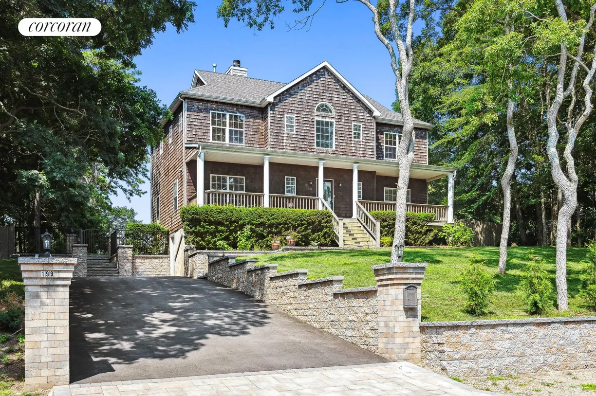 The Hamptons Real Estate | View 199 Shinnecock Hills Road | 5 Beds, 3 Baths