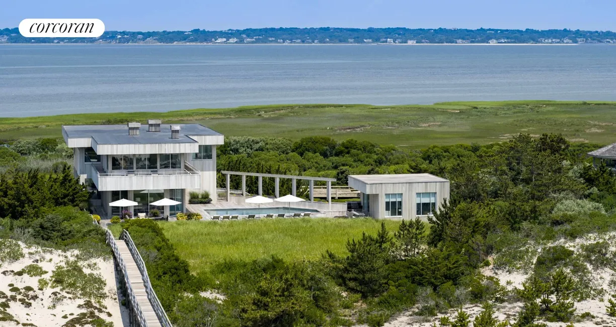 The Hamptons Real Estate | View 1550 Meadow Lane | room 1