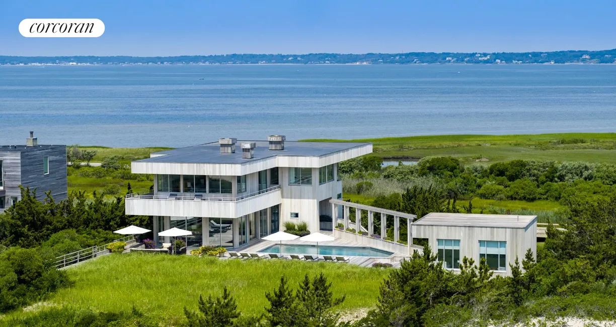 The Hamptons Real Estate | View 1550 Meadow Lane | room 2