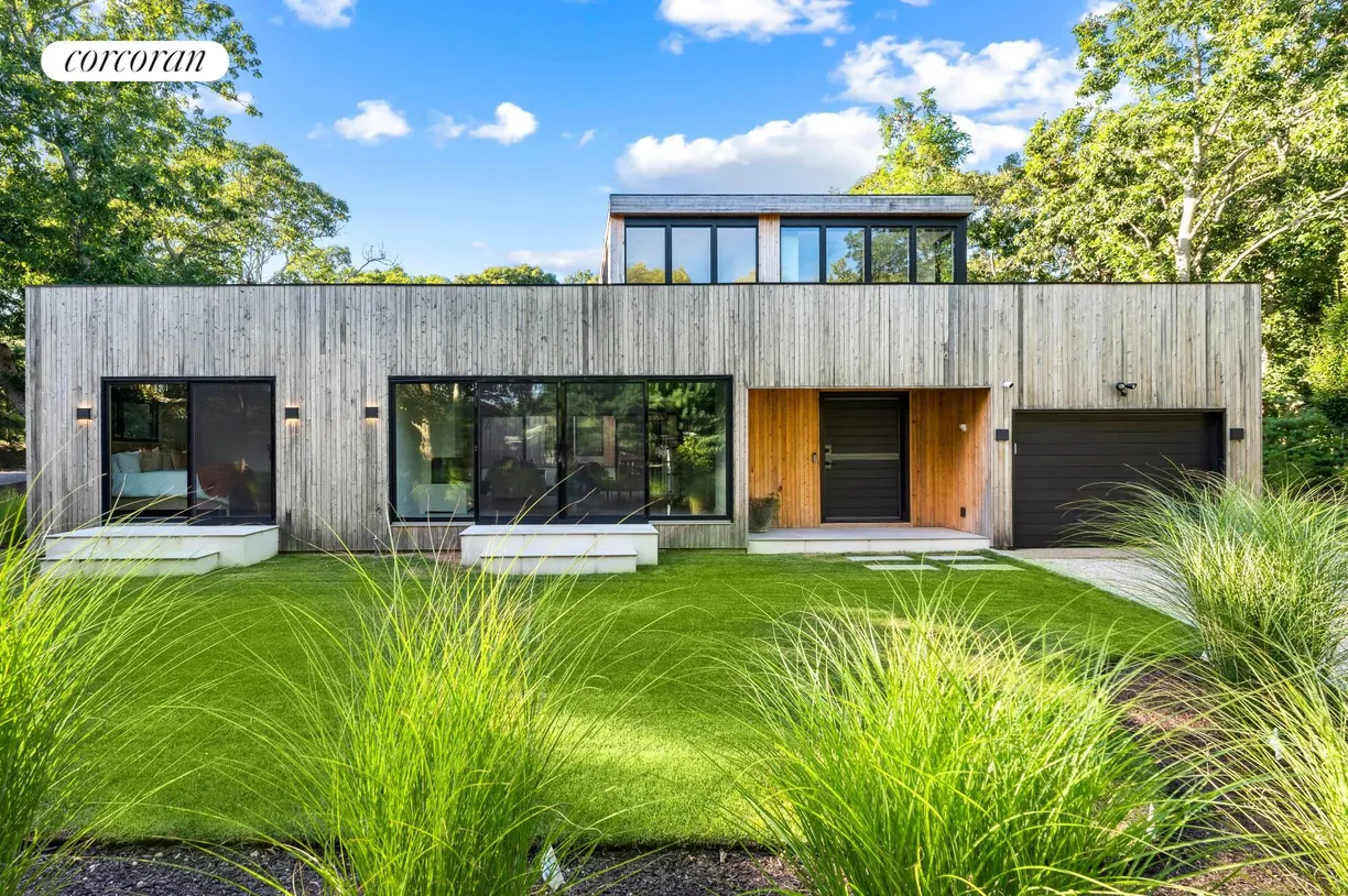 The Hamptons Real Estate | View 9 Oyster Shores Road | room 2