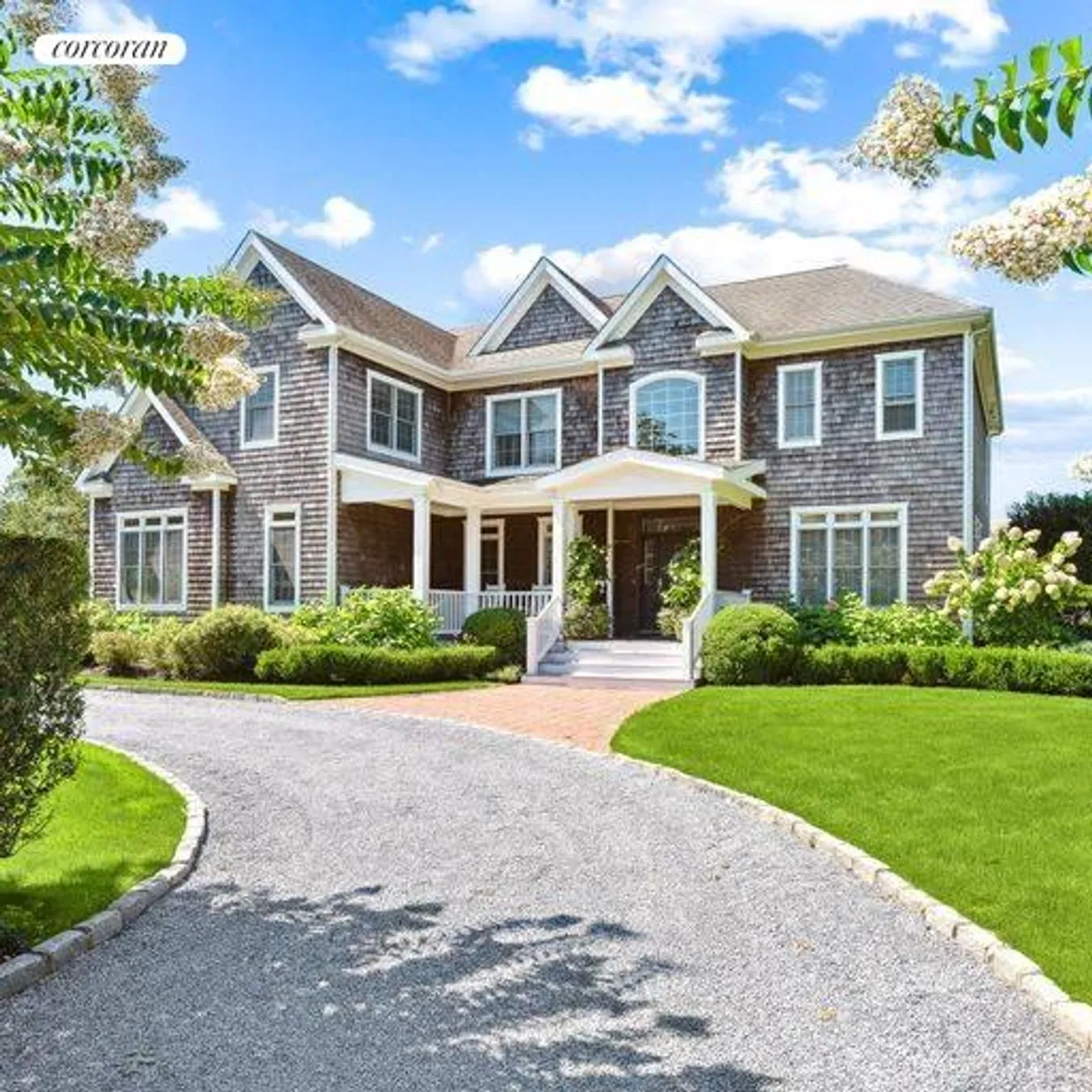 The Hamptons Real Estate | View 3 Willow Lane | 5 Beds, 4 Baths