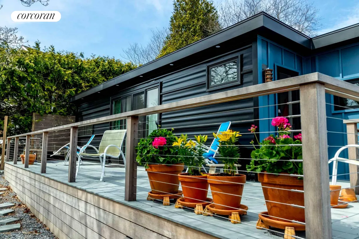 The Hamptons Real Estate | View 99 Bryan Road | 2 Beds, 2 Baths