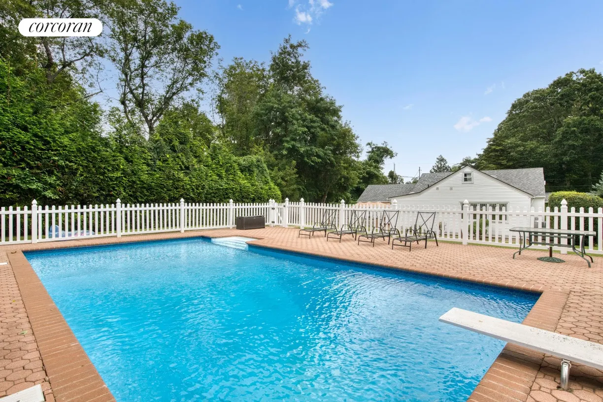 The Hamptons Real Estate | View 65 North Midway Road | 3 Beds, 3 Baths