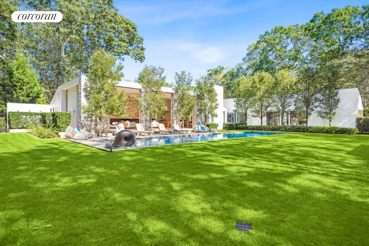 The Hamptons Real Estate | View 34 Old Orchard Lane | room 1