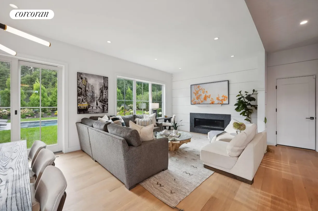 The Hamptons Real Estate | View 13 Boxwood Street | room 2