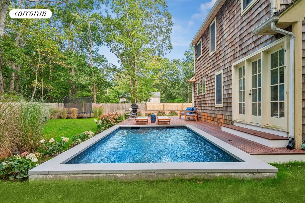 The Hamptons Real Estate | View 39 Lincoln Street | 3 Beds, 3 Baths