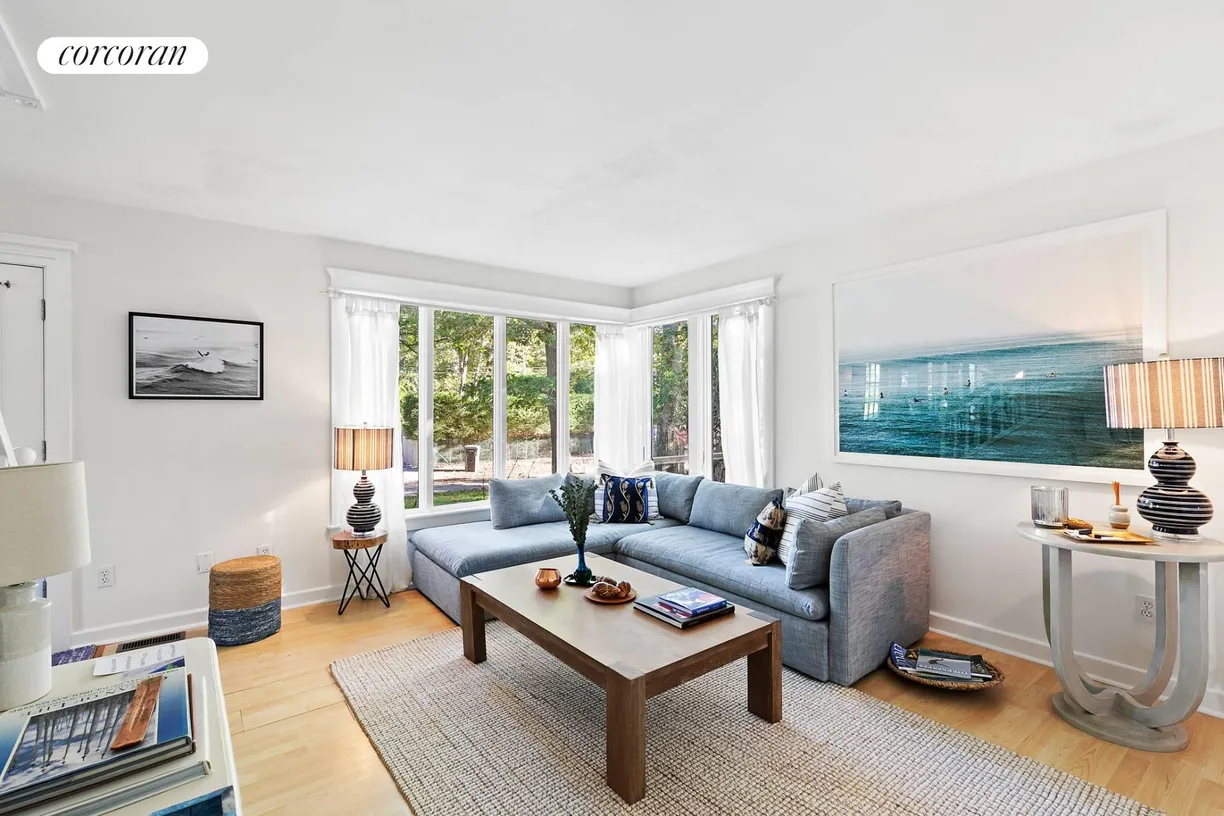 The Hamptons Real Estate | View 39 Lincoln Street | room 1
