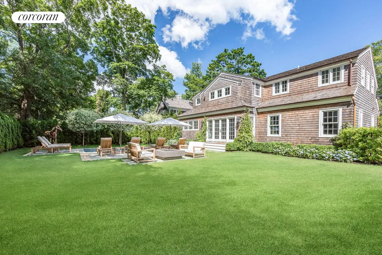 The Hamptons Real Estate | View 136 Jermain Avenue | room 1