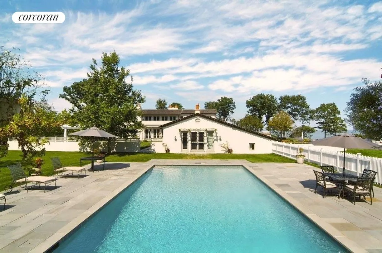 The Hamptons Real Estate | View 2840 Stars Road | 2840 Stars Road, East Marion