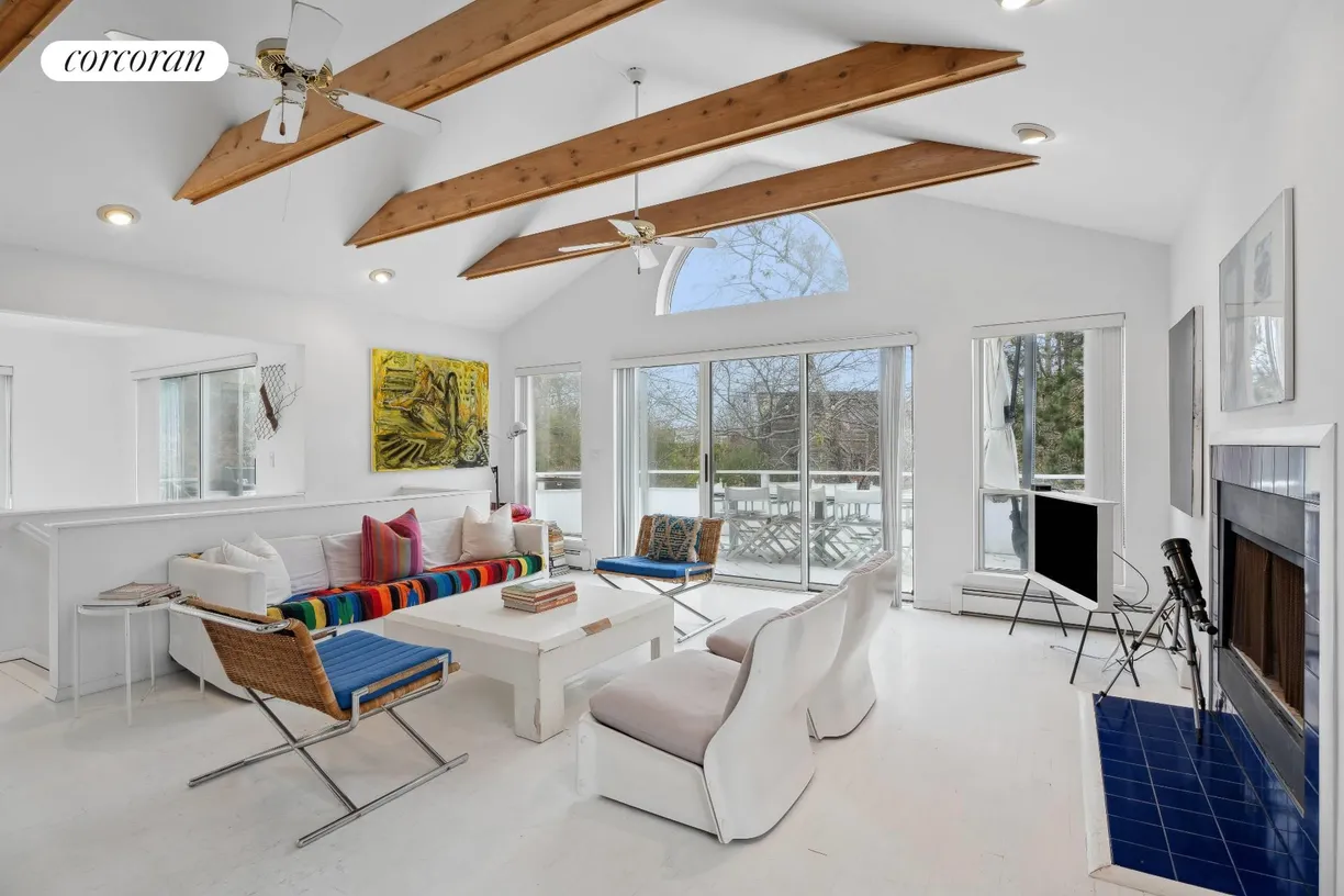 The Hamptons Real Estate | View 39 Seaside Avenue | 4 Beds, 2 Baths