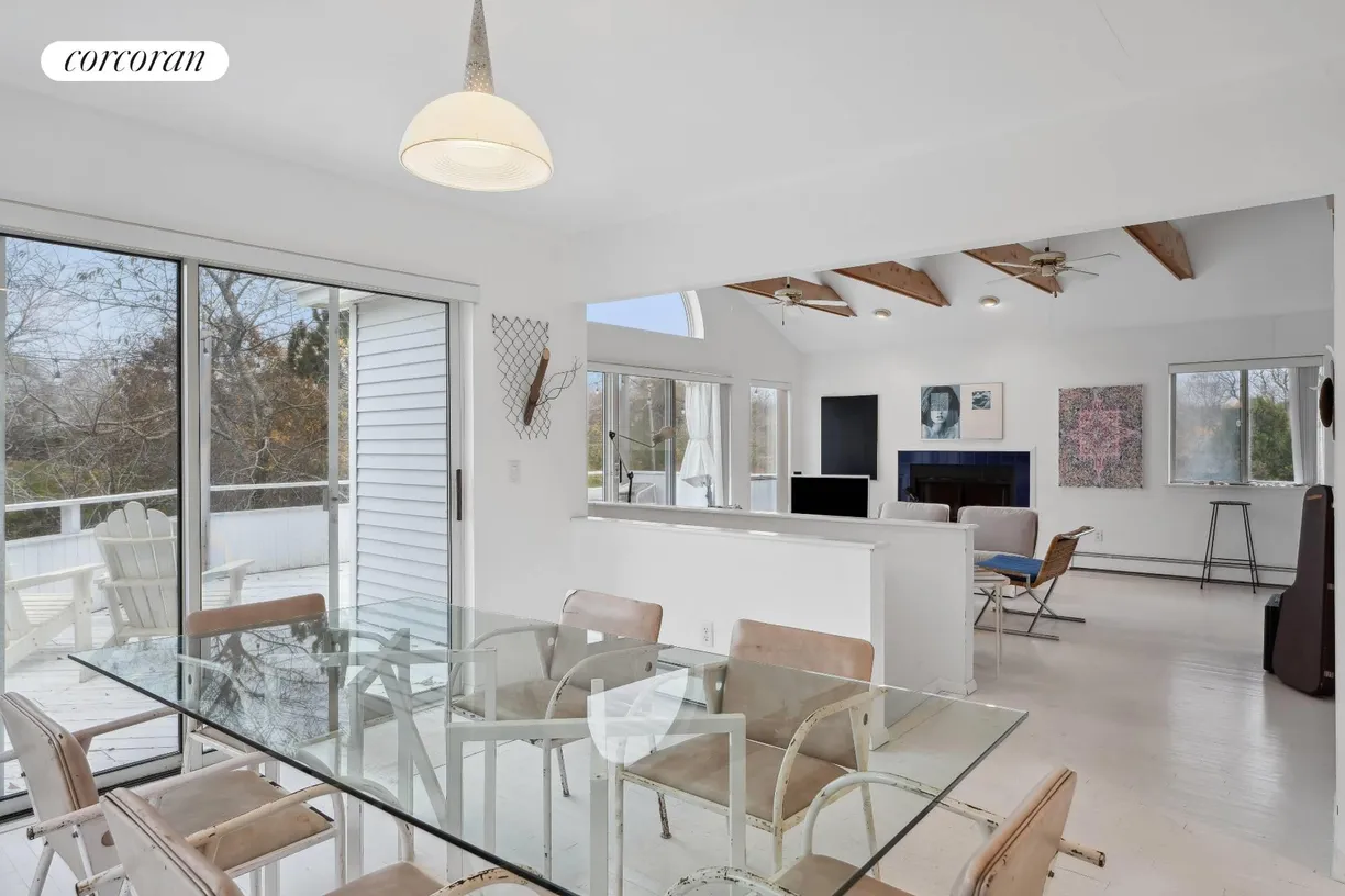 The Hamptons Real Estate | View 39 Seaside Avenue | room 1