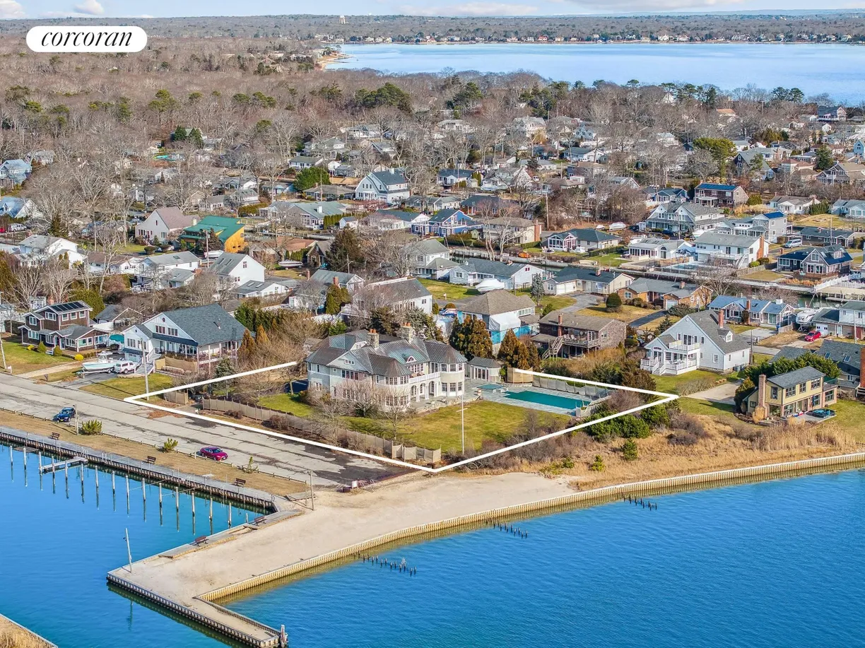 The Hamptons Real Estate | View 51 Landing Lane | room 2