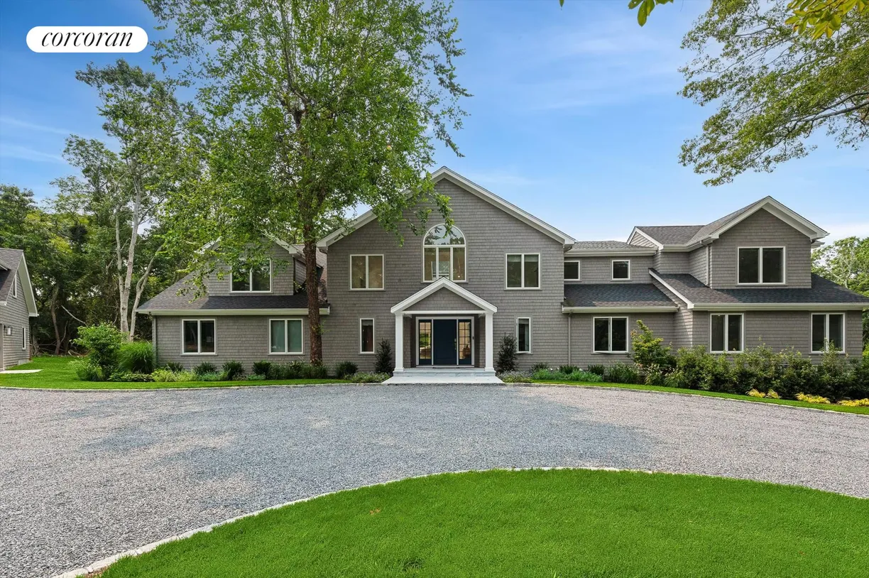The Hamptons Real Estate | View 28 Old Meeting House Road | 6 Beds, 5 Baths