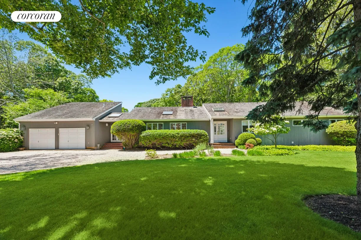 The Hamptons Real Estate | View 76 Sunset Beach Road | room 1