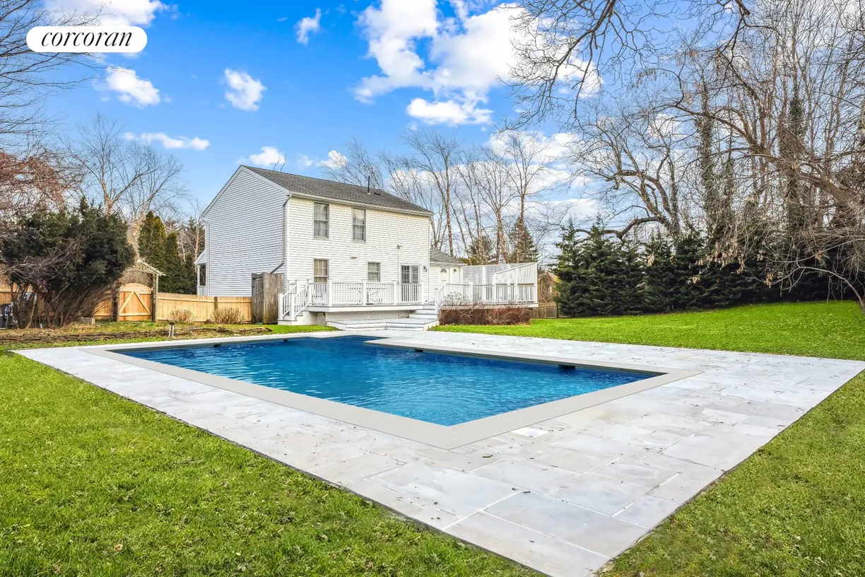 The Hamptons Real Estate | View 211 North Main Street | room 1