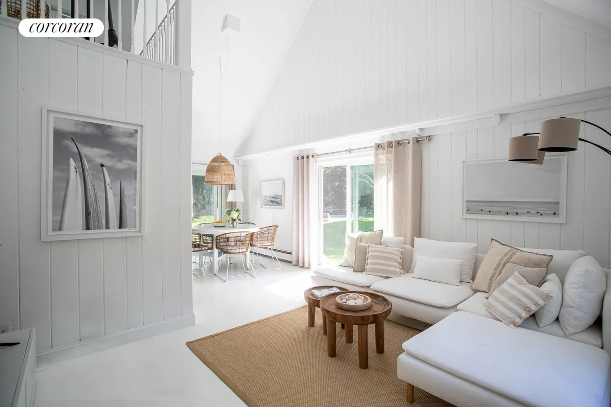 The Hamptons Real Estate | View 78 Jagger Lane | room 2