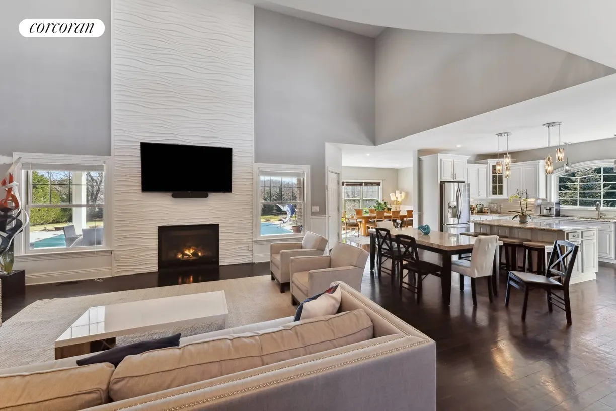 The Hamptons Real Estate | View 29 Willowood Court | Spacious