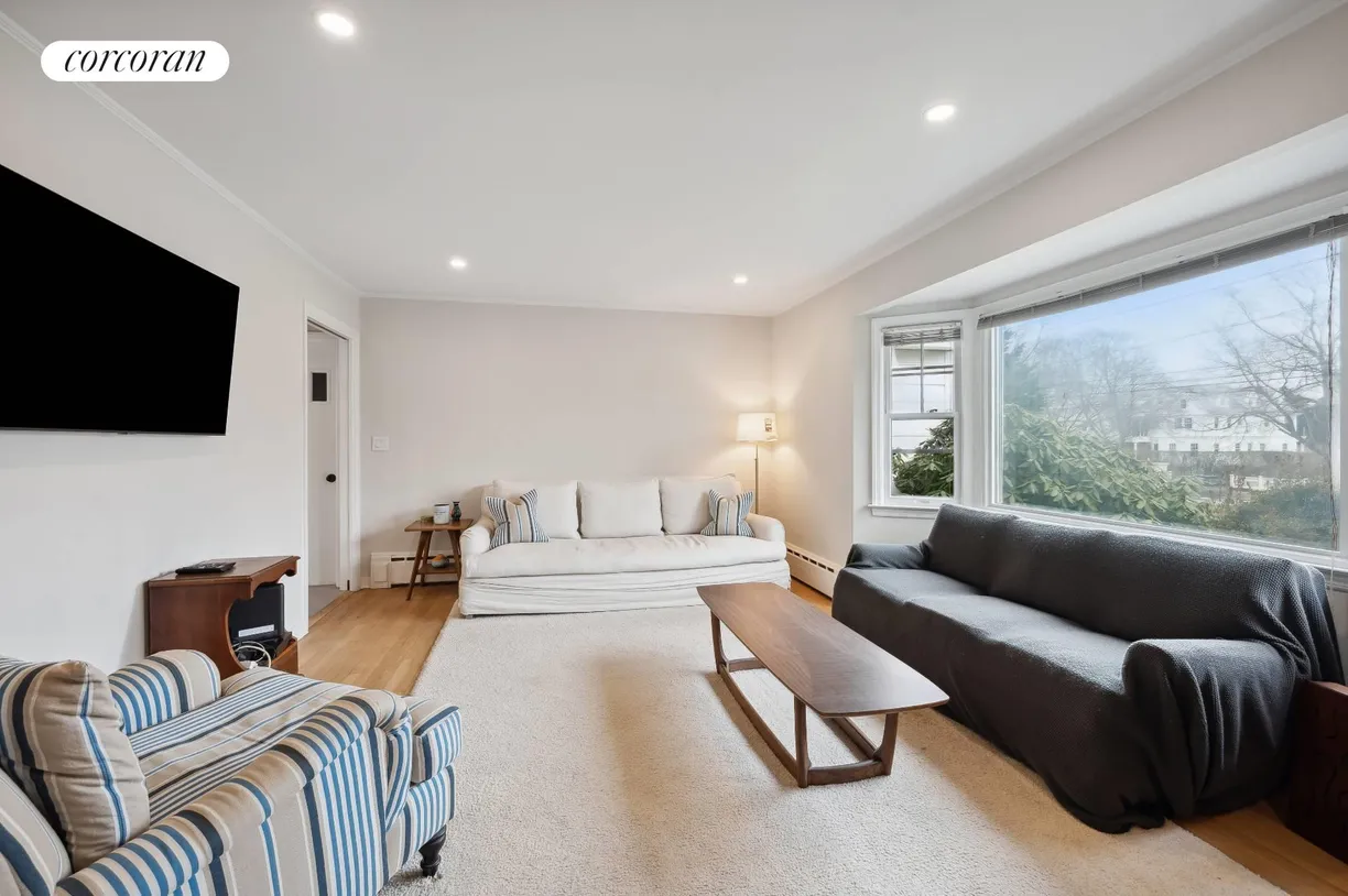 The Hamptons Real Estate | View 241 North Main Street | room 2
