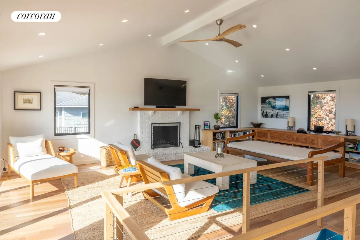 The Hamptons Real Estate | View 24 South Durham Road | 4 Beds, 2 Baths