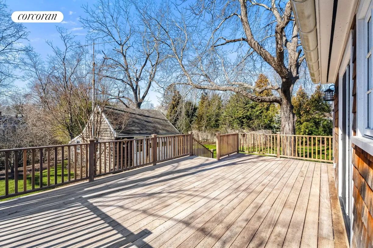 The Hamptons Real Estate | View 170 Division Street | room 2