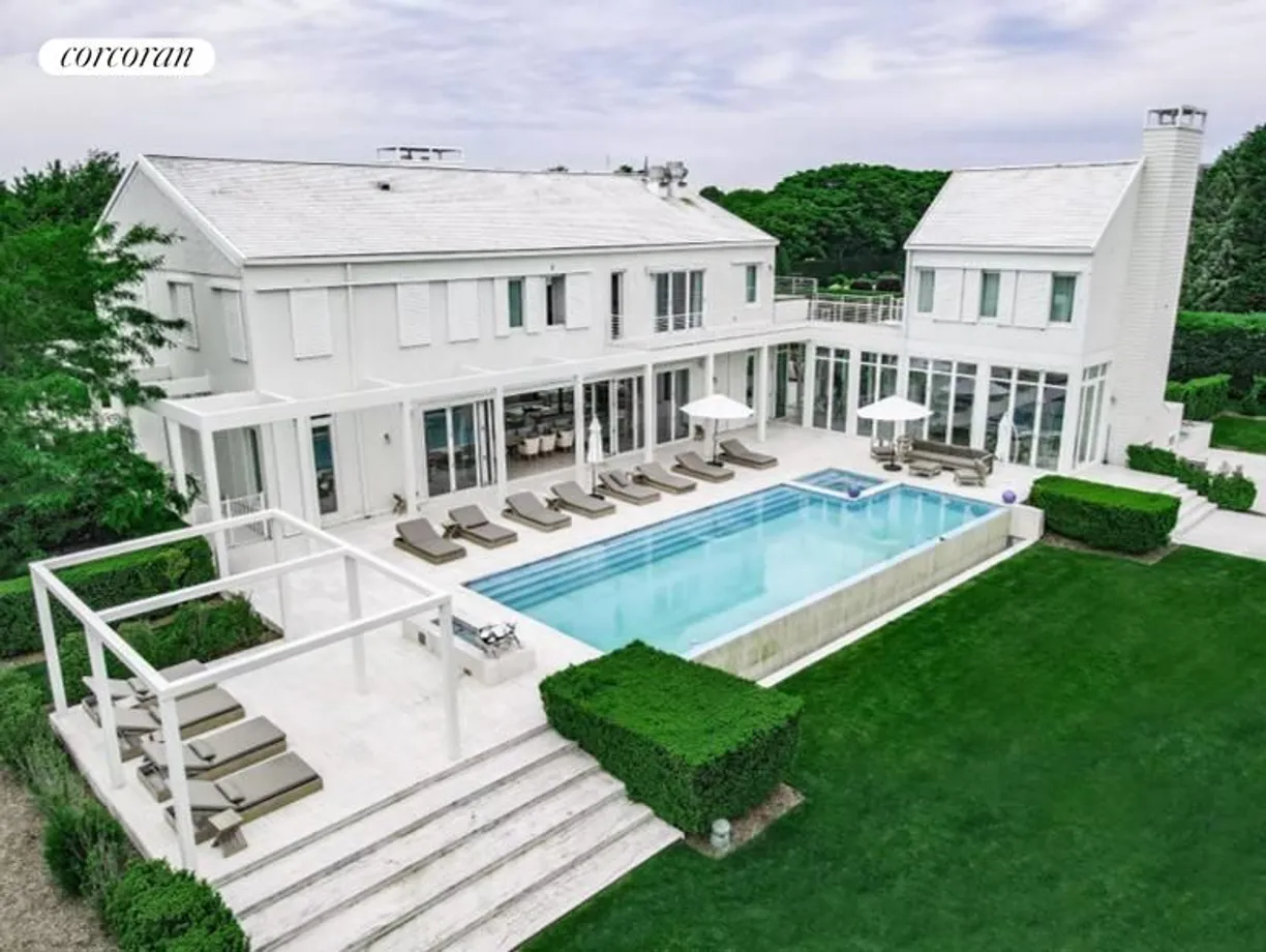 The Hamptons Real Estate | View 90 Pheasant Close East | room 2