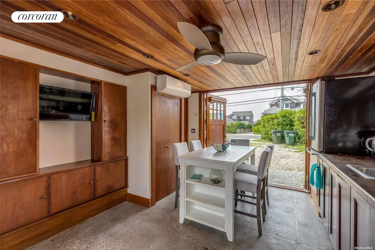 The Hamptons Real Estate | View 74A Dune Road | room 1