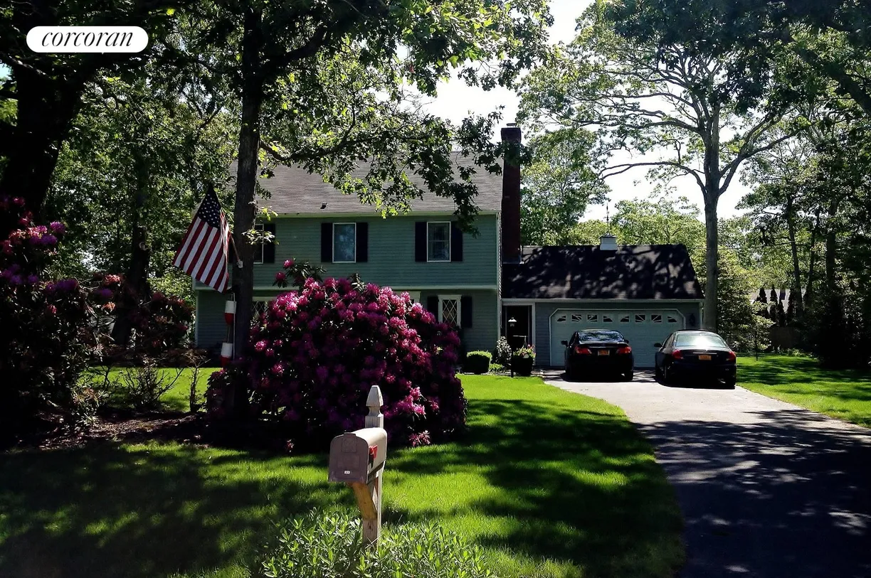 The Hamptons Real Estate | View 11 Oak Lane | room 2