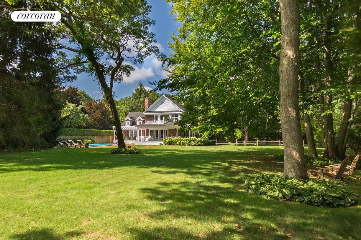 The Hamptons Real Estate | View  | room 1