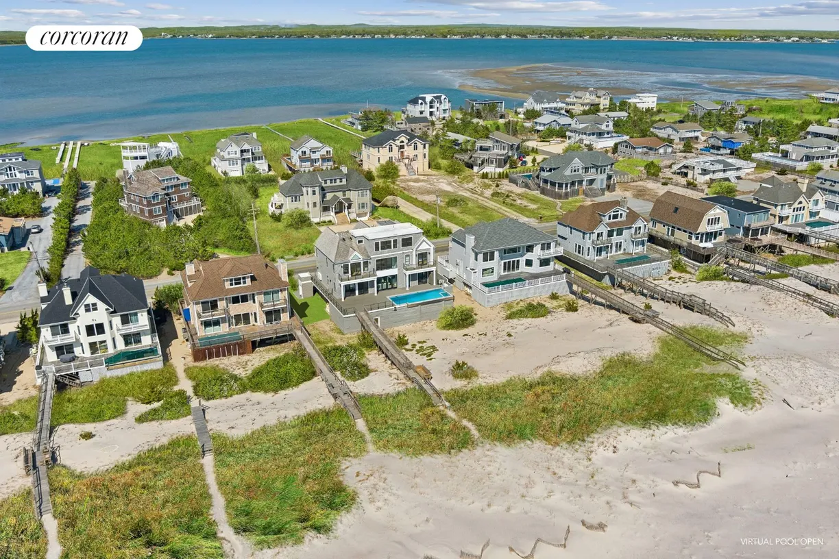 The Hamptons Real Estate | View 839 Dune Road | 6 Beds, 7 Baths