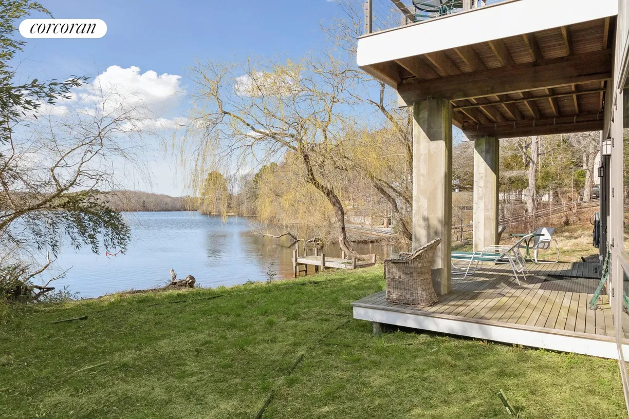 The Hamptons Real Estate | View 33 Lake Side Drive | room 2