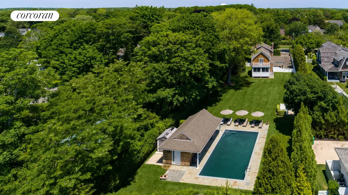 The Hamptons Real Estate | View 340 Hill Street | 4 Beds, 5 Baths